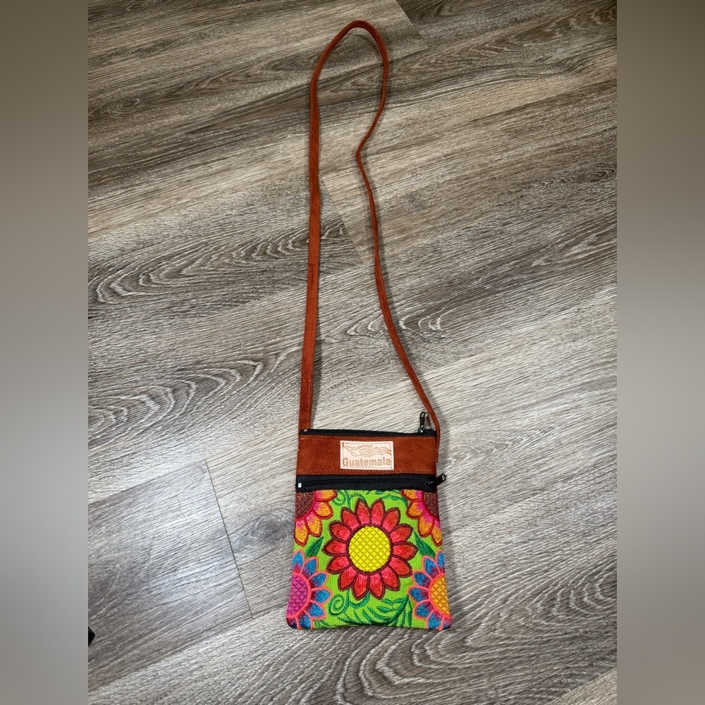 Handmade Crossbody Mini Bag Purse‎ Red Sunflower Embroidered Guatemala Artisan
